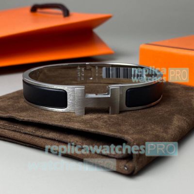 Replica Hermes Clic HH Brushed Metal Matt Black Enamel Bracelet Narrow